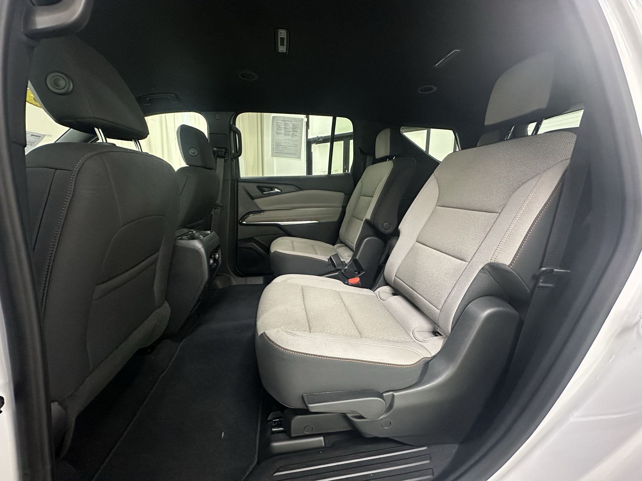 Certified 2026 Chevrolet Traverse LT w/ Driver Confidence Package FWD image 13