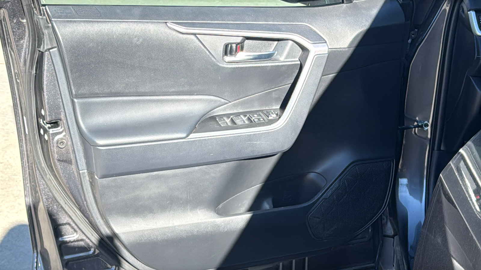 Used 2024 Toyota RAV4 XLE Premium image 11