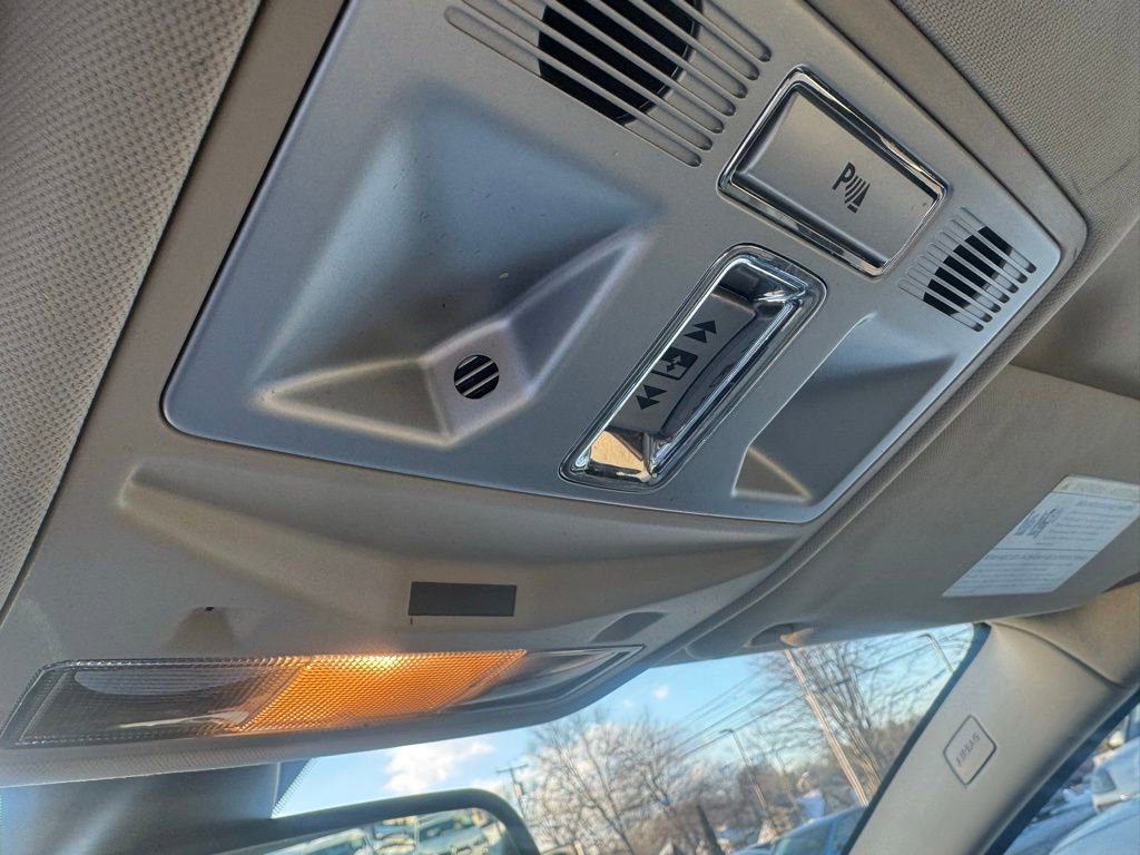 Used 2013 Jaguar XF 3.0 image 32