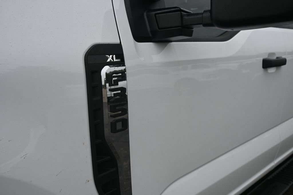 New 2026 Ford F350 XL w/ XL Chrome Package AWD/4WD image 13