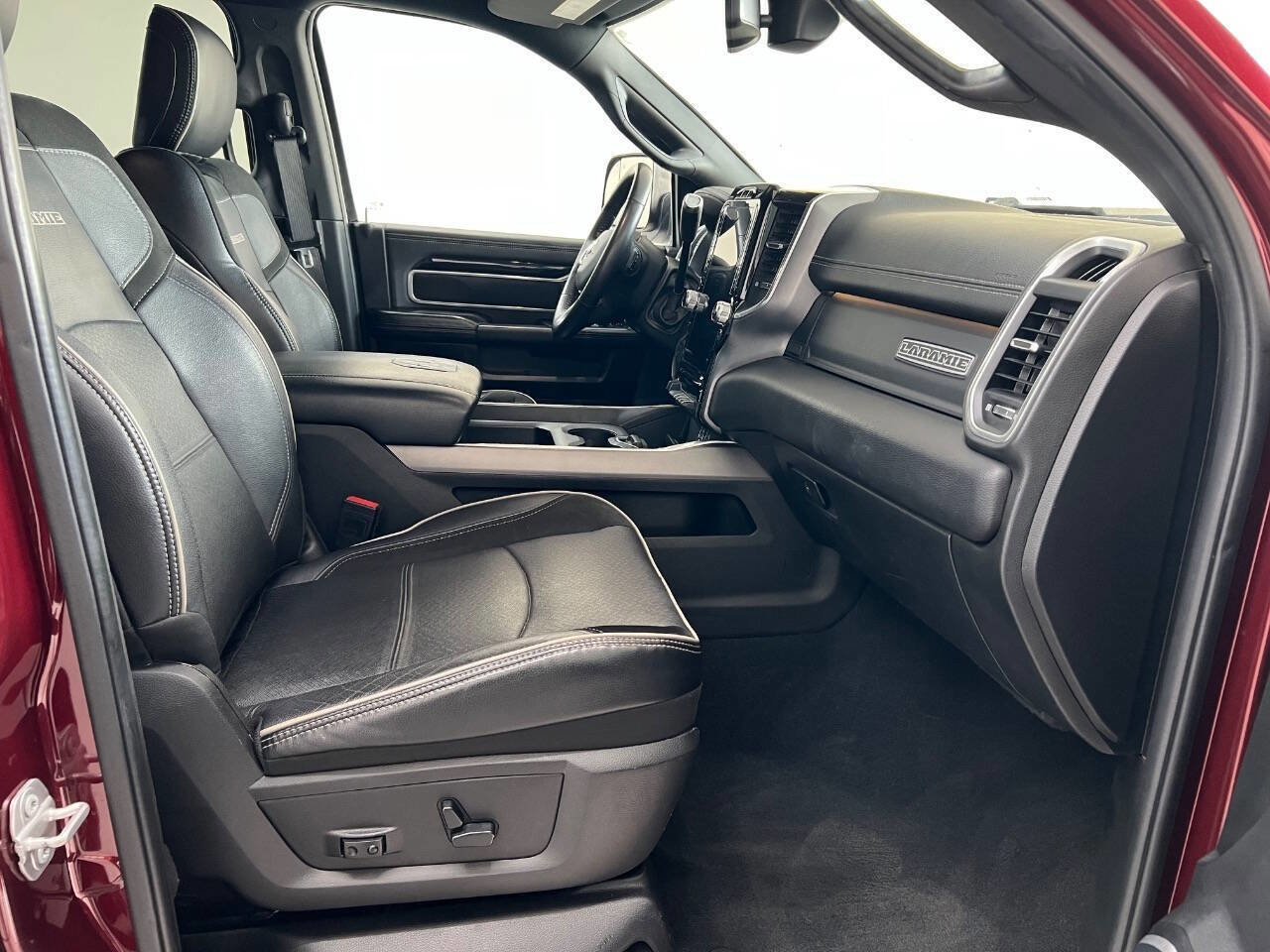 Used 2020 RAM 2500 Laramie w/ Night Edition image 16