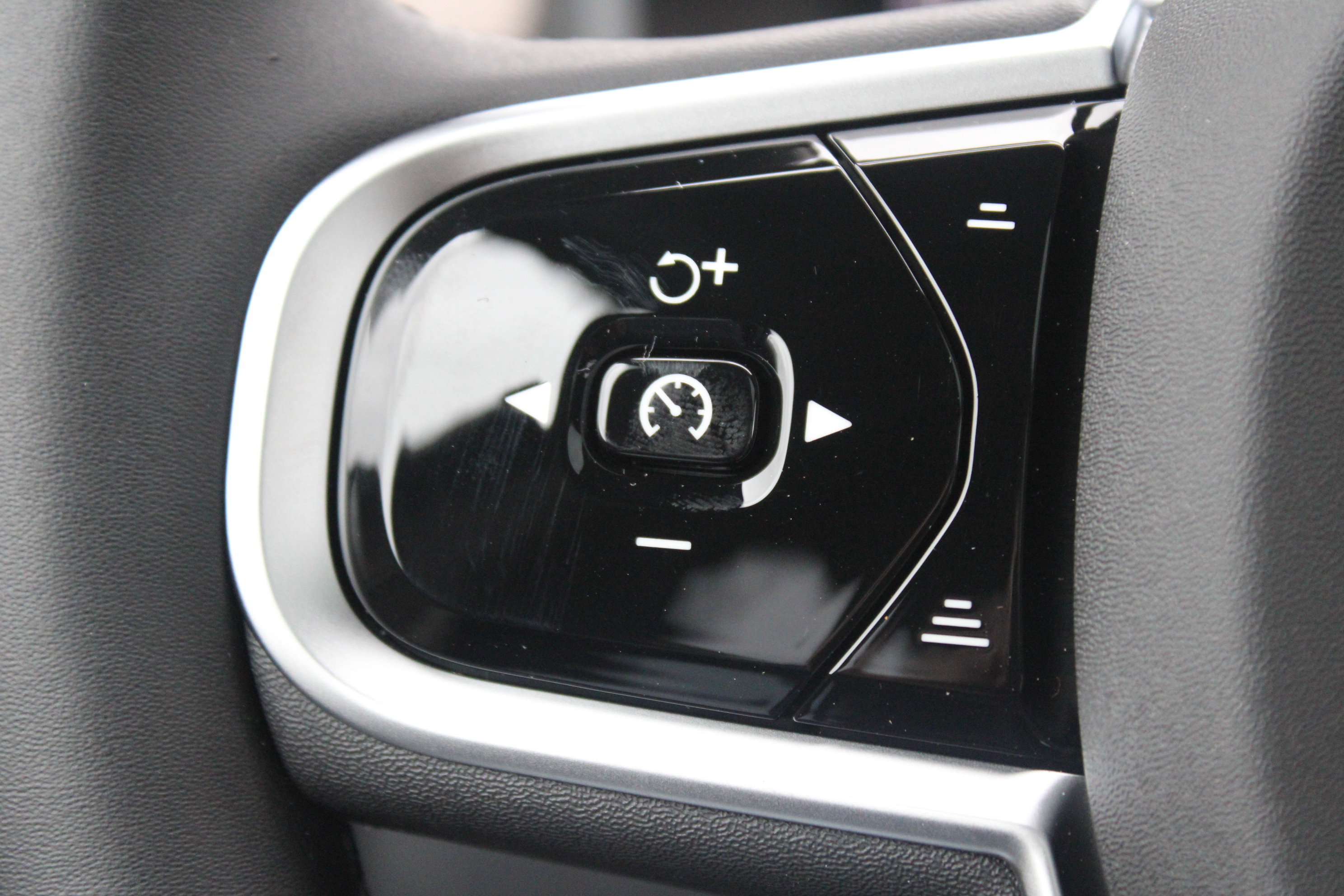 New 2026 Volvo XC90 B6 Plus w/ Protection Package AWD/4WD image 23