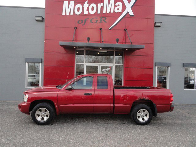 Used 2010 Dodge Dakota ST image 2