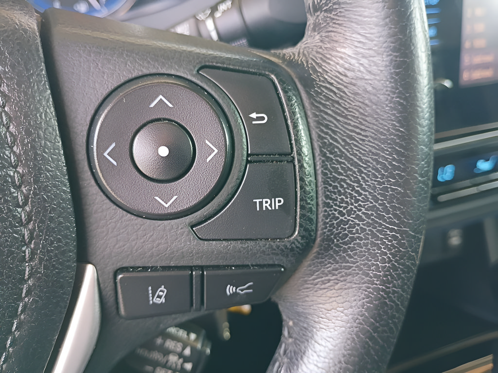 Used 2019 Toyota Corolla SE FWD image 13