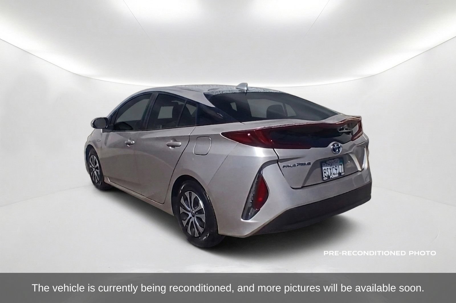 Used 2021 Toyota Prius Prime LE FWD image 8