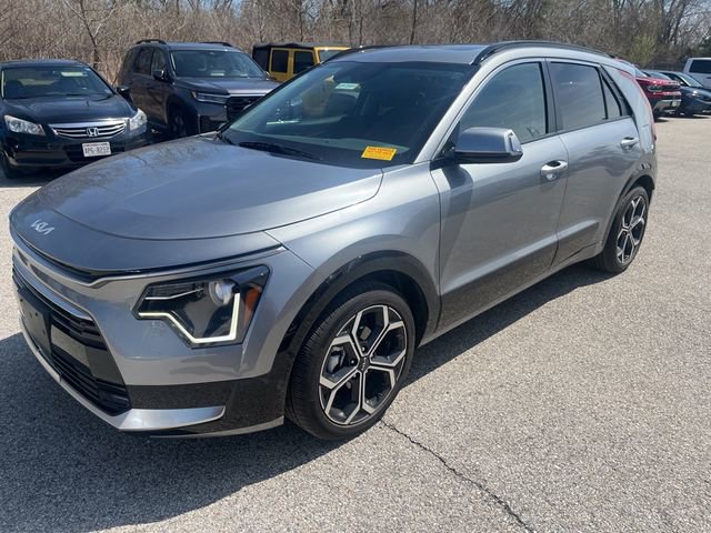 Certified 2023 Kia Niro EX Touring image 2