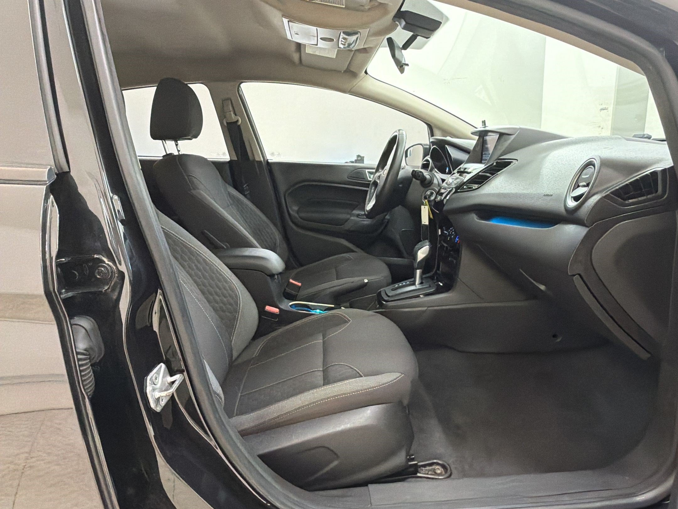 Used 2014 Ford Fiesta SE w/ Equipment Group 201A FWD image 20