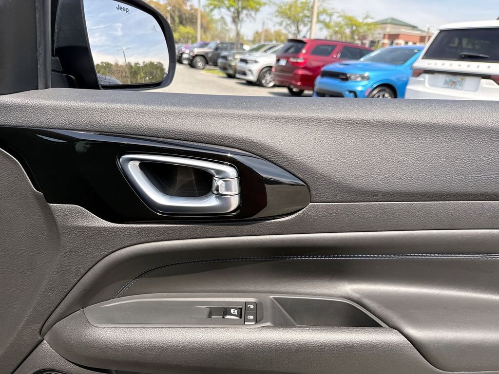 New 2026 Jeep Compass Latitude image 25