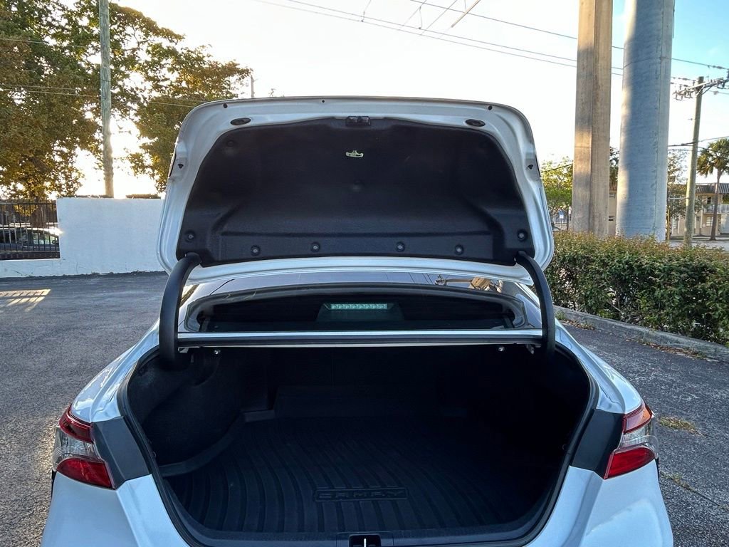 Used 2024 Toyota Camry SE w/ Convenience Package image 35