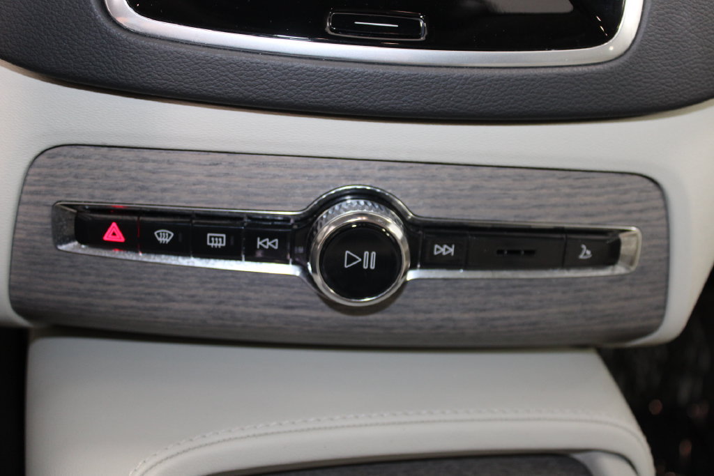 Used 2022 Volvo XC90 T8 Inscription w/ Advanced Package AWD/4WD image 46