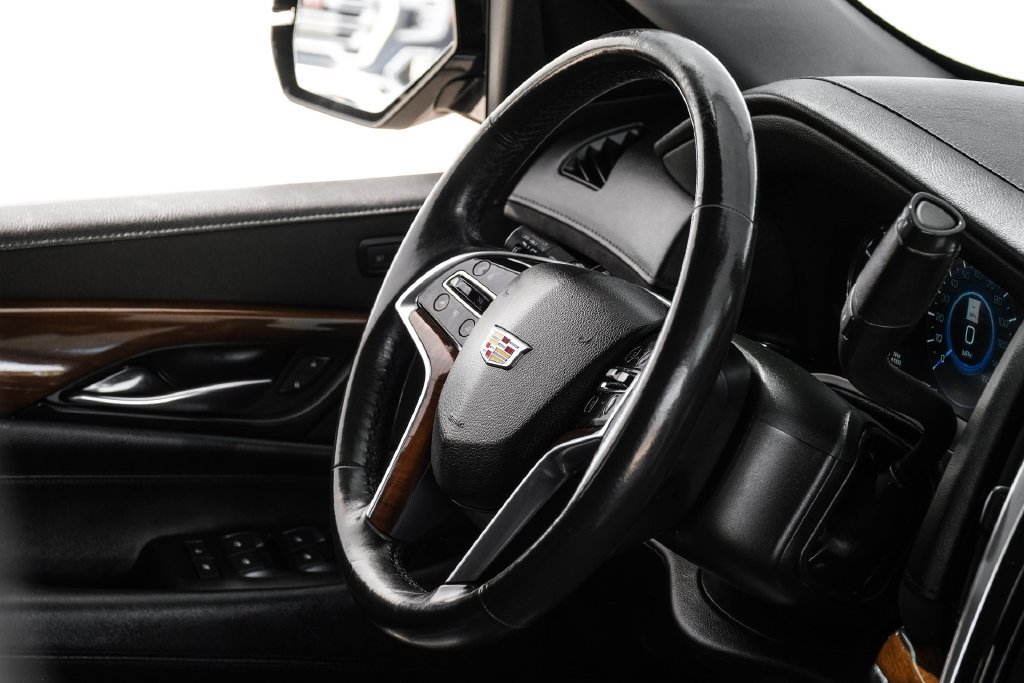 Used 2020 Cadillac Escalade 2WD image 11