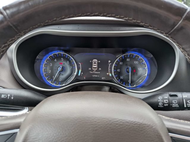 Used 2021 Chrysler Pacifica Touring-L FWD image 28