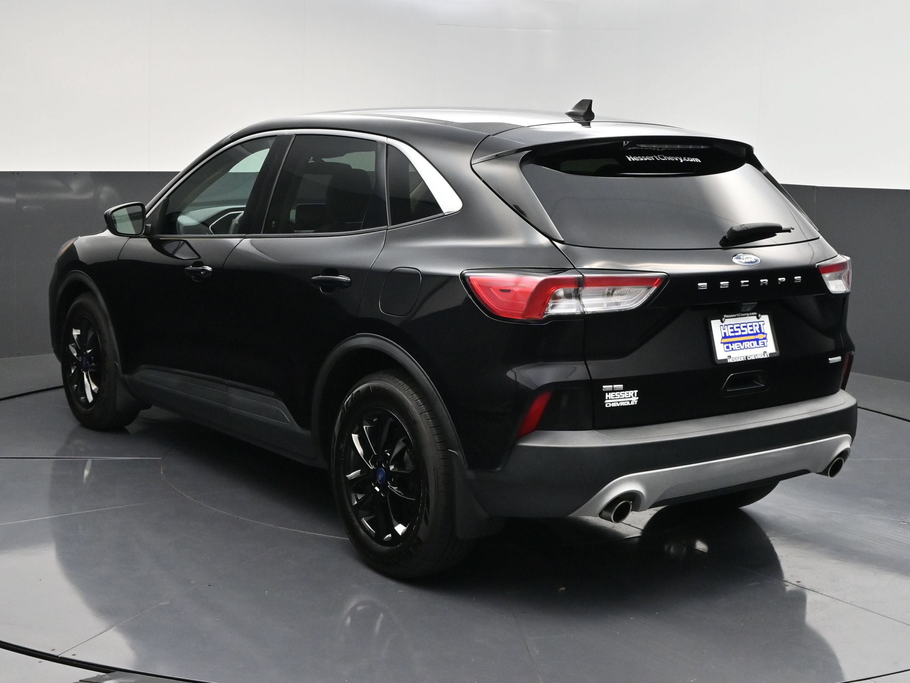 Used 2020 Ford Escape SE FWD image 6