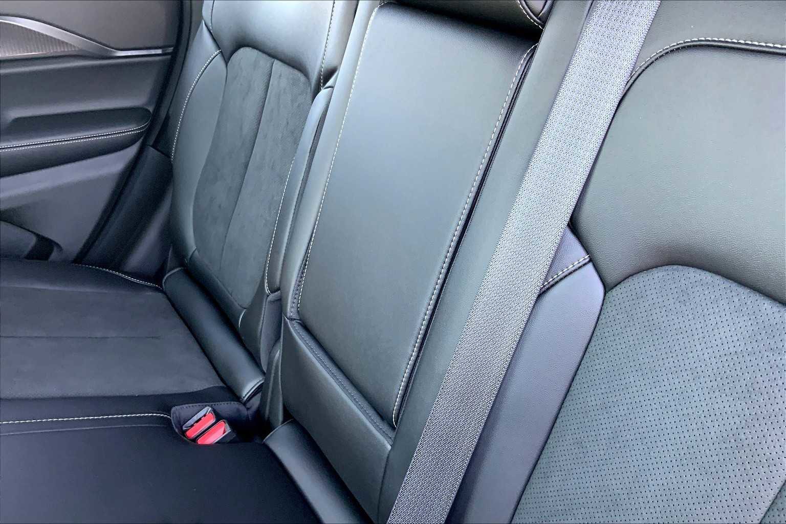 New 2025 Jeep Grand Cherokee Altitude image 18