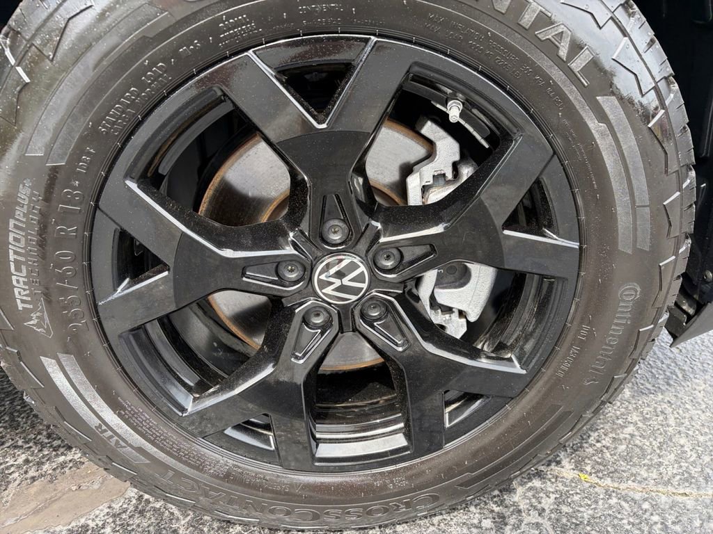 Certified 2025 Volkswagen Atlas Peak Edition SE AWD/4WD image 31