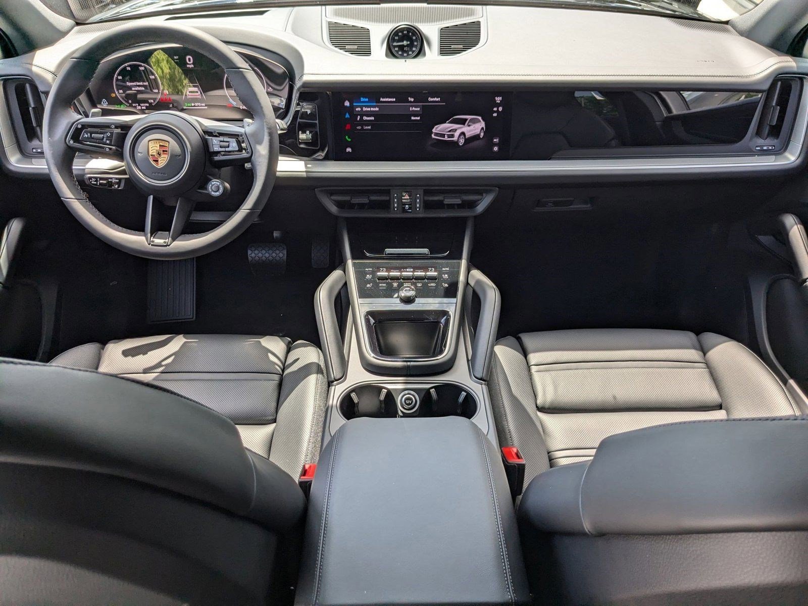 Certified 2025 Porsche Cayenne E-Hybrid image 23