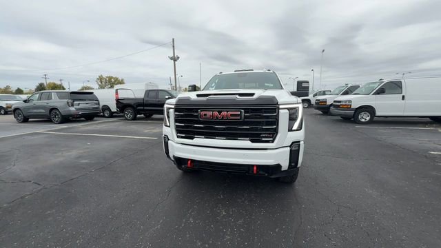 Used 2024 GMC Sierra 2500 AT4 w/ AT4 Premium Plus Package AWD/4WD image 3
