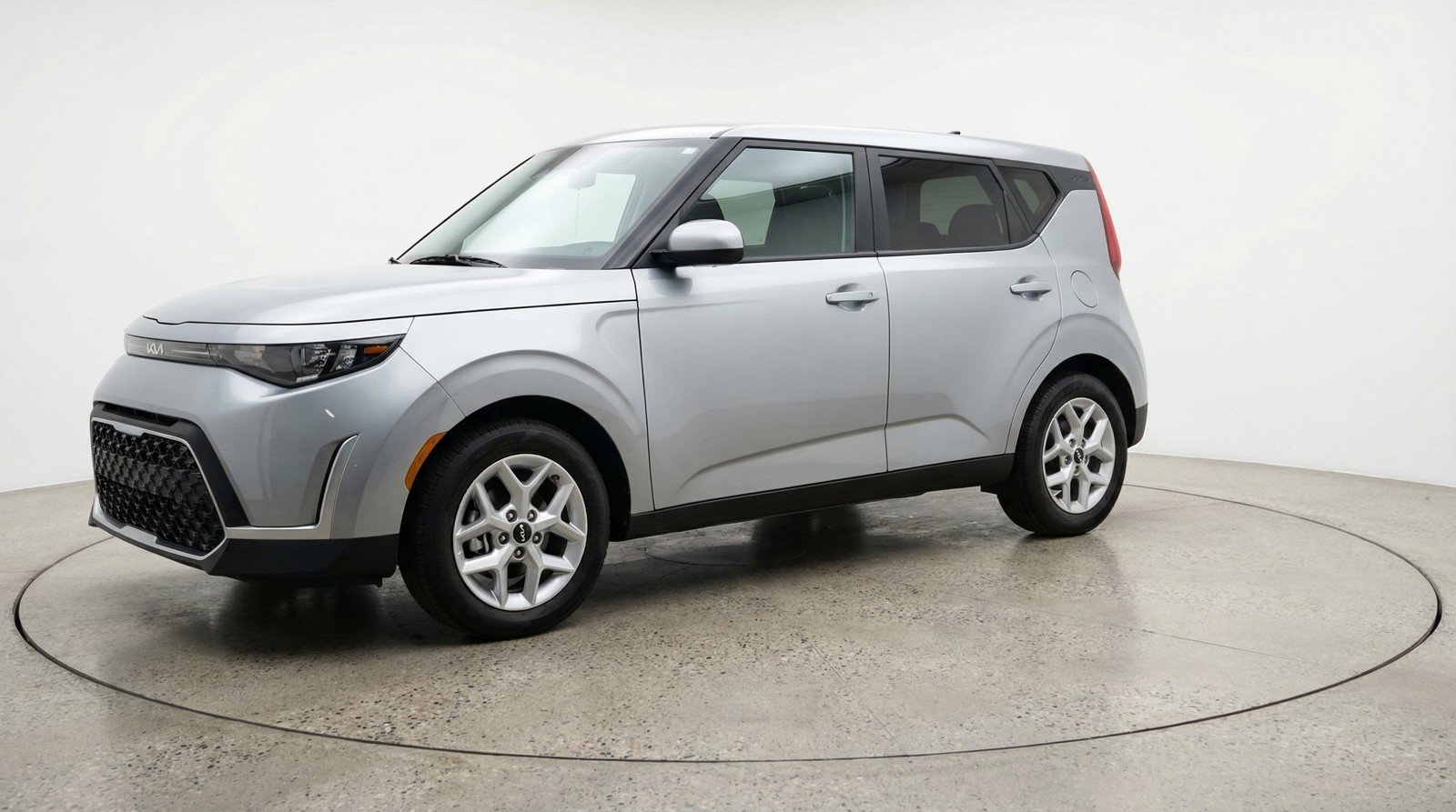 Used 2025 Kia Soul LX w/ LX Technology Package FWD image 3
