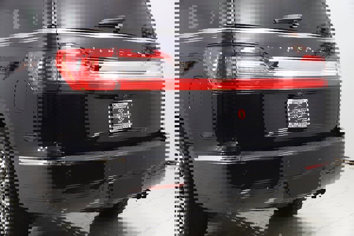 Used 2021 Lincoln Navigator Reserve w/ Luxury Package image 26