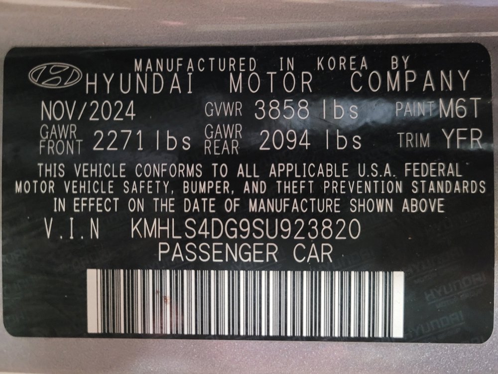 Used 2025 Hyundai Elantra SEL FWD image 33