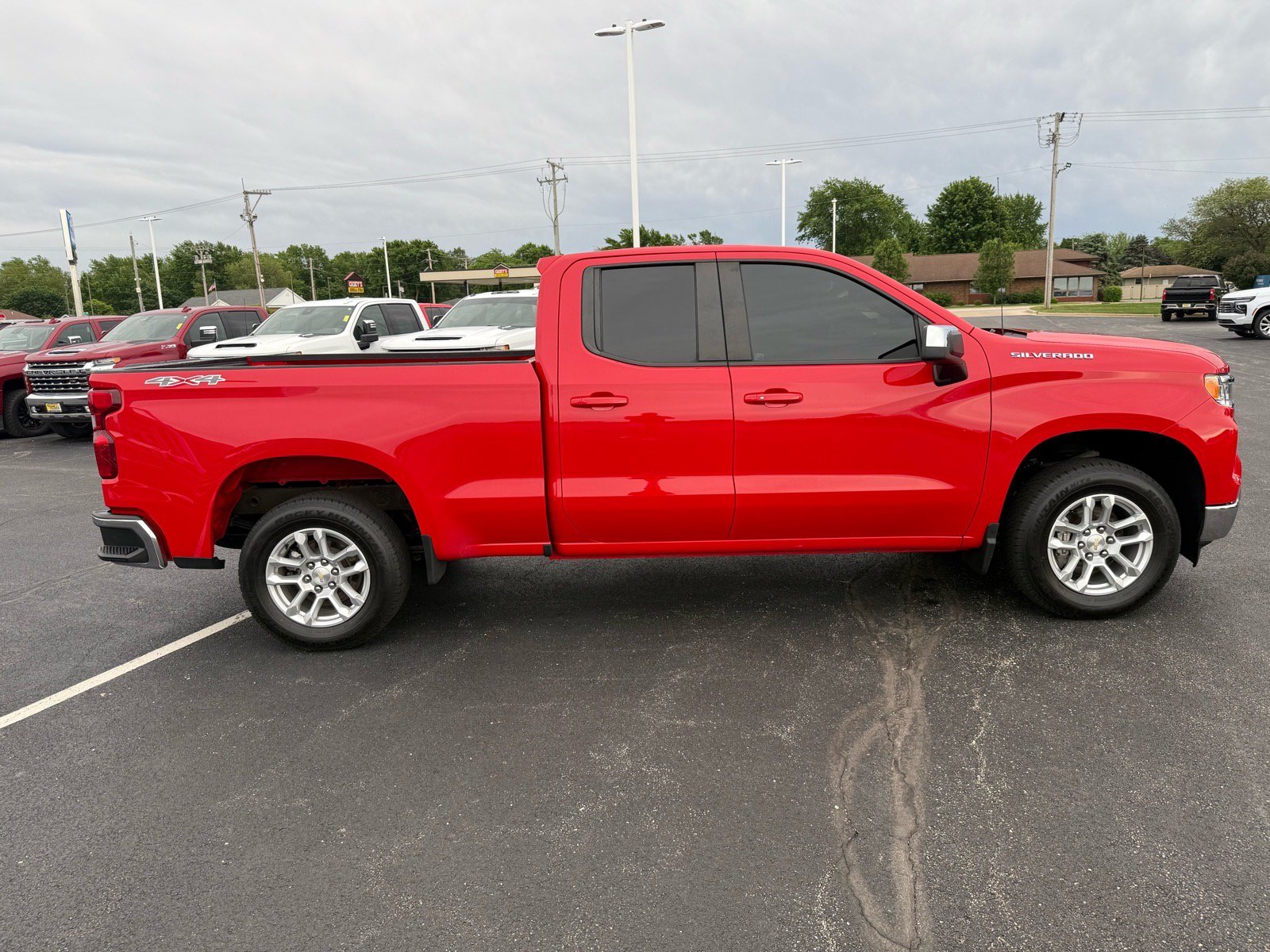 Used 2023 Chevrolet Silverado 1500 LT AWD/4WD image 6