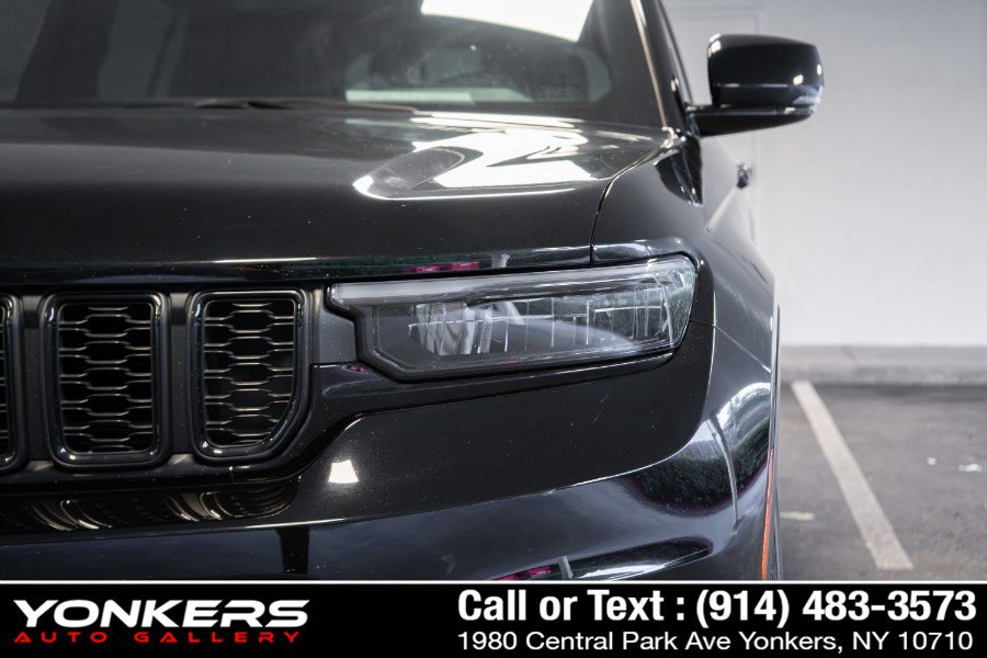 Used 2023 Jeep Grand Cherokee L Laredo AWD/4WD image 9
