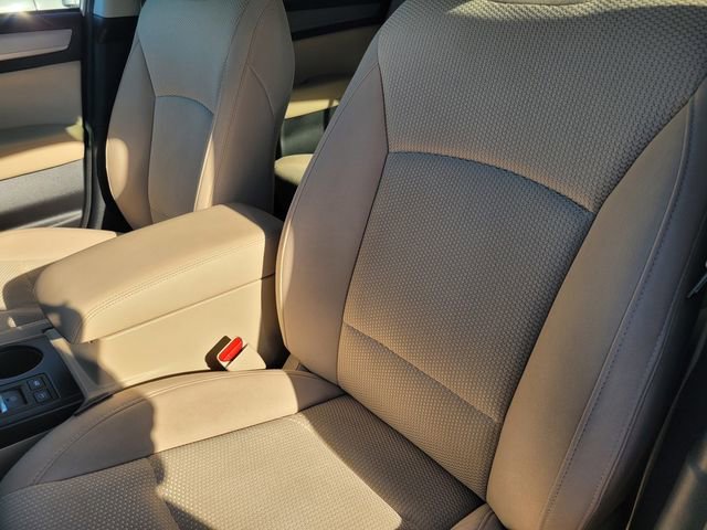 Used 2017 Subaru Outback 2.5i Premium image 13