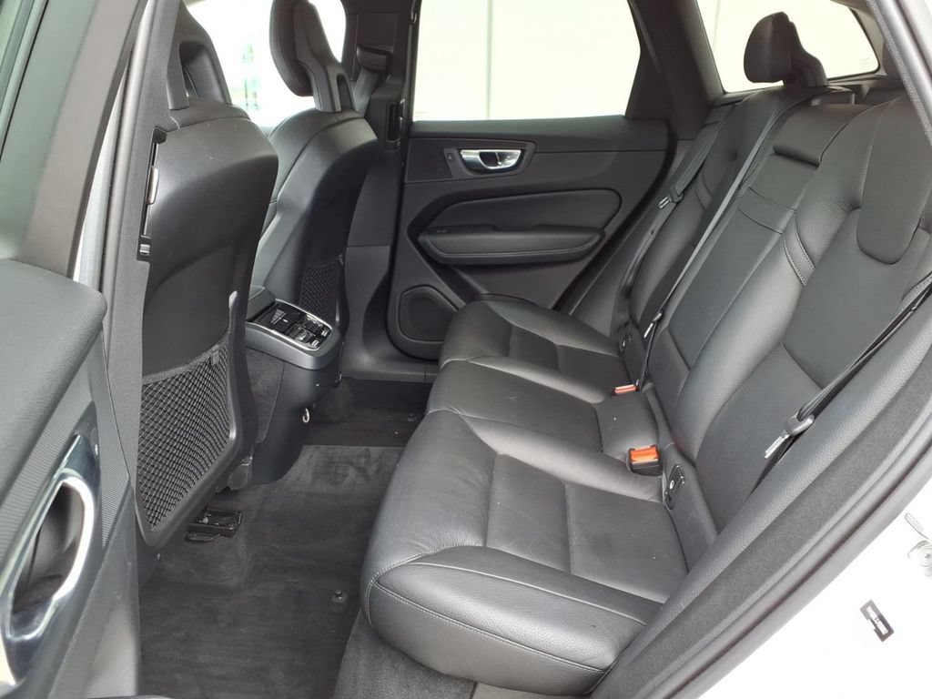 Used 2018 Volvo XC60 T5 Inscription w/ Vision Package AWD/4WD image 8