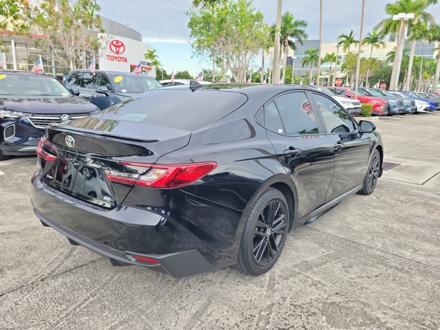 Used 2025 Toyota Camry SE FWD image 7