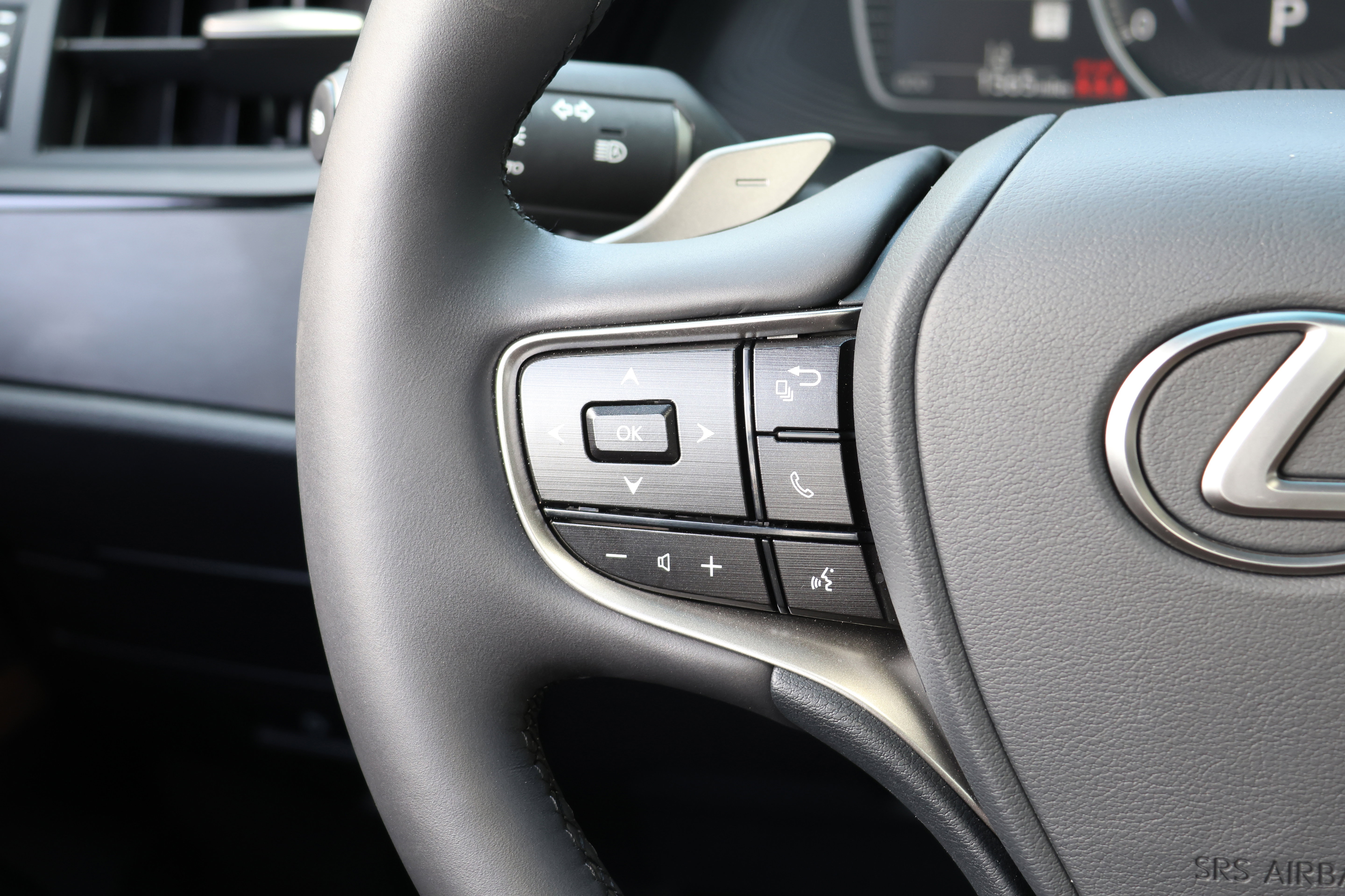 Used 2025 Lexus ES 350 w/ Premium Package image 17