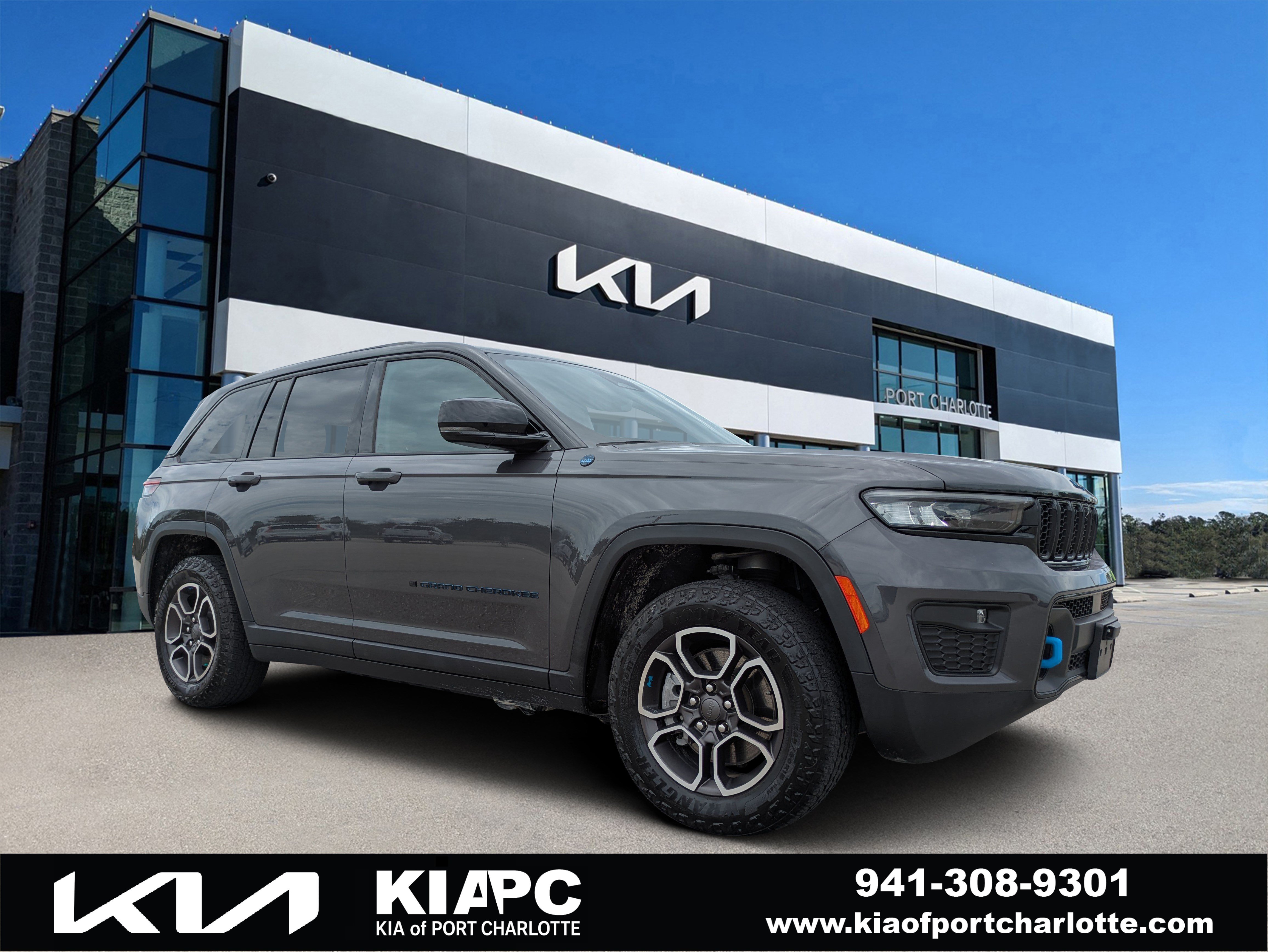 Used 2022 Jeep Grand Cherokee Trailhawk w/ Luxury Tech Group III
