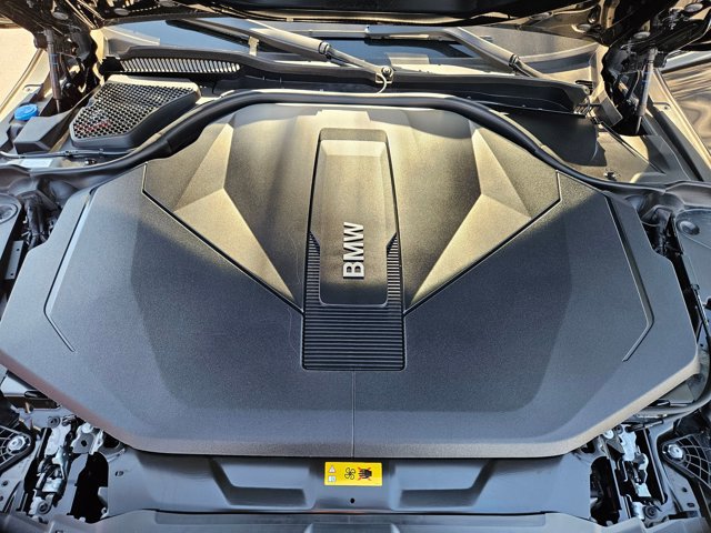 Used 2025 BMW i5 eDrive40i w/ Premium Package image 30