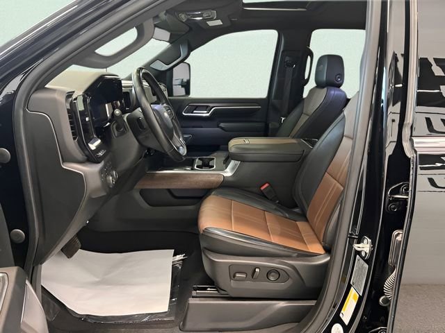 Used 2024 Chevrolet Silverado 2500 High Country w/ High Country Premium Package AWD/4WD image 15