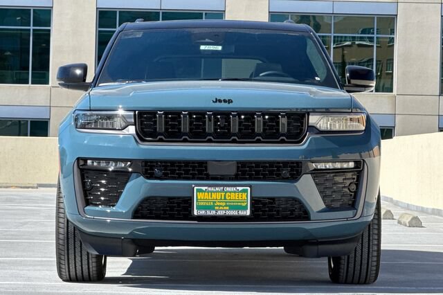 New 2026 Jeep Grand Cherokee Summit w/ Obsidian Package AWD/4WD image 6