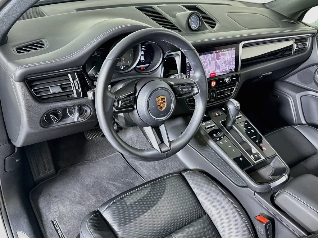 Certified 2026 Porsche Macan S AWD/4WD image 4