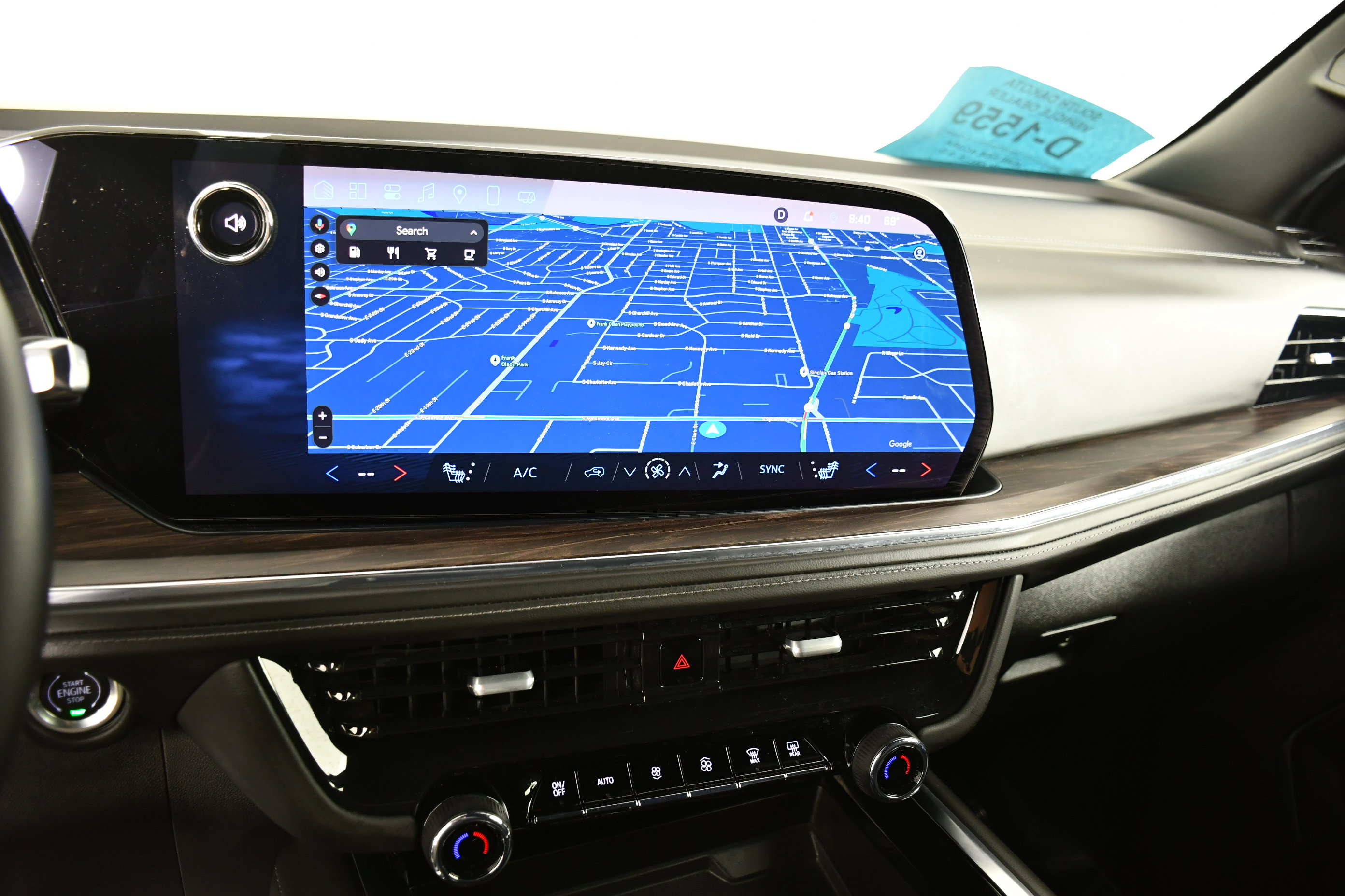 Used 2025 Chevrolet Suburban Z71 image 26