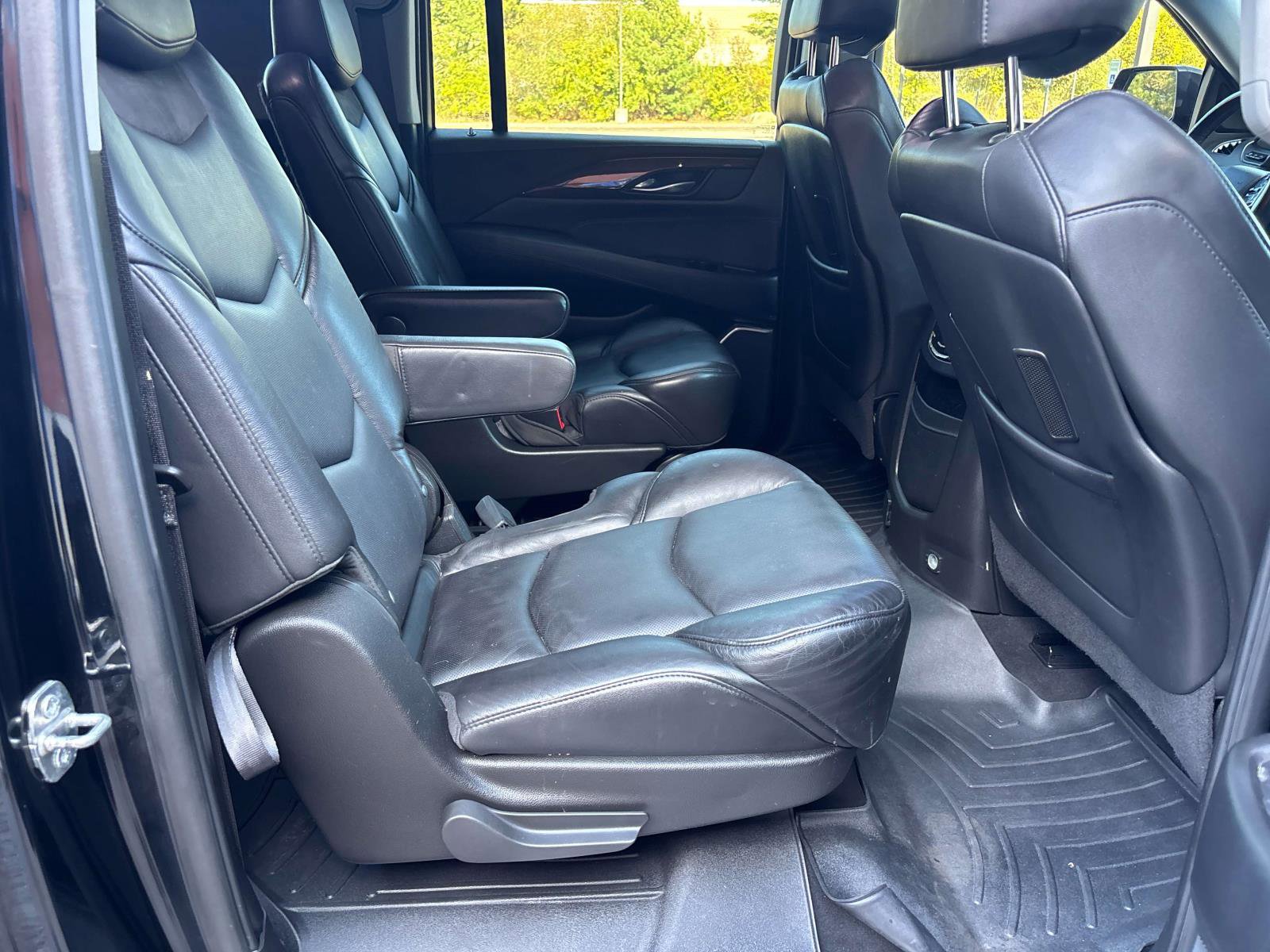 Used 2020 Cadillac Escalade ESV Luxury image 15