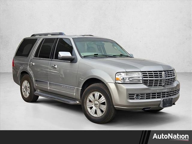 Used 2008 Lincoln Navigator image 1