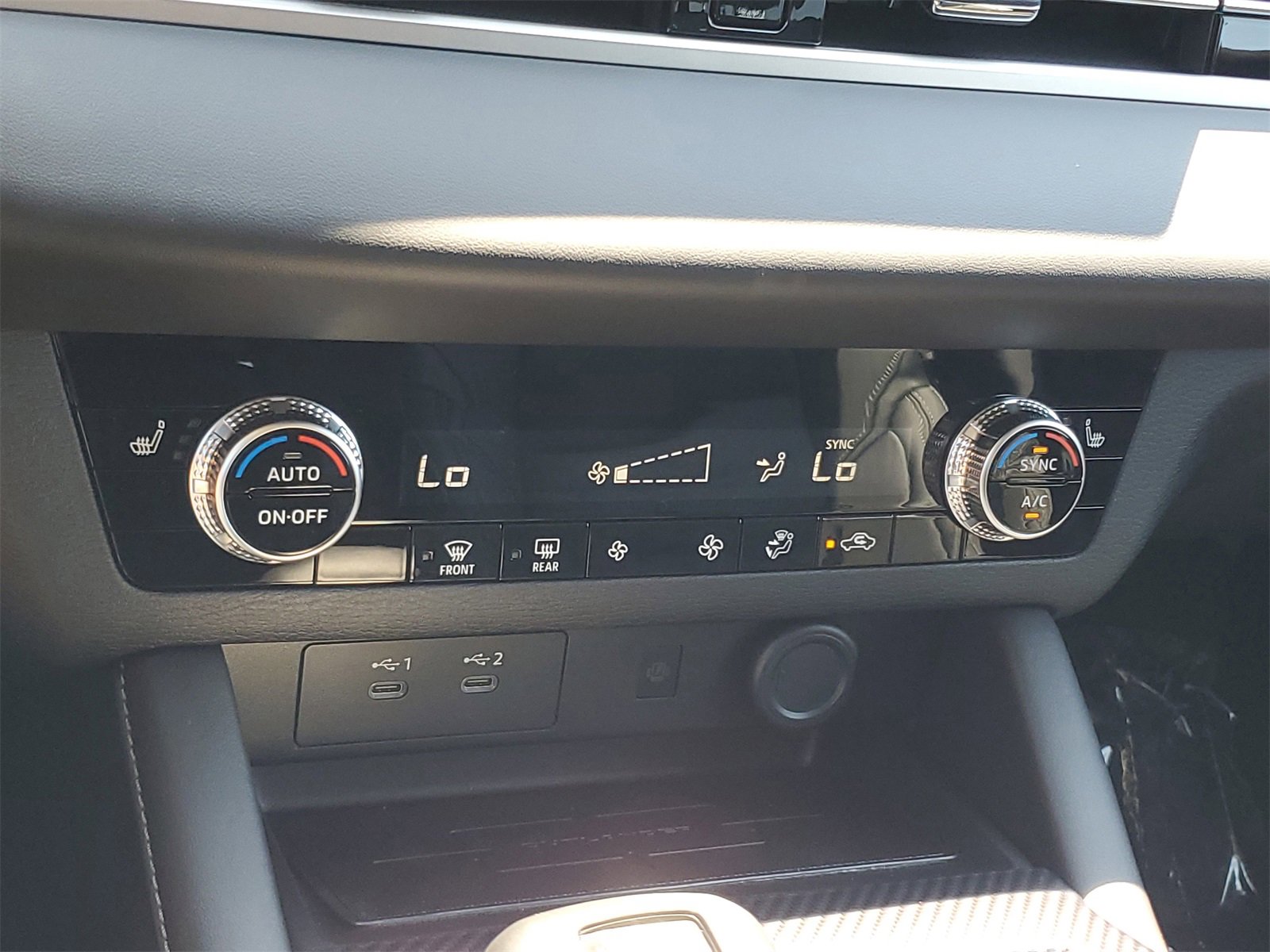 New 2025 Mitsubishi Outlander SE image 17