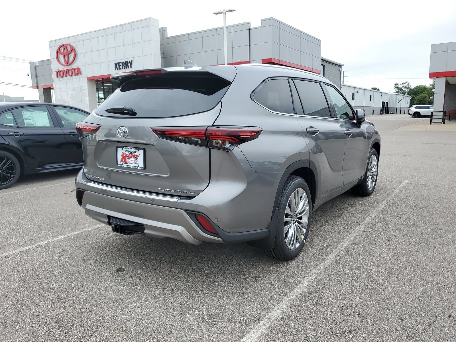 New 2026 Toyota Highlander Platinum AWD/4WD image 4