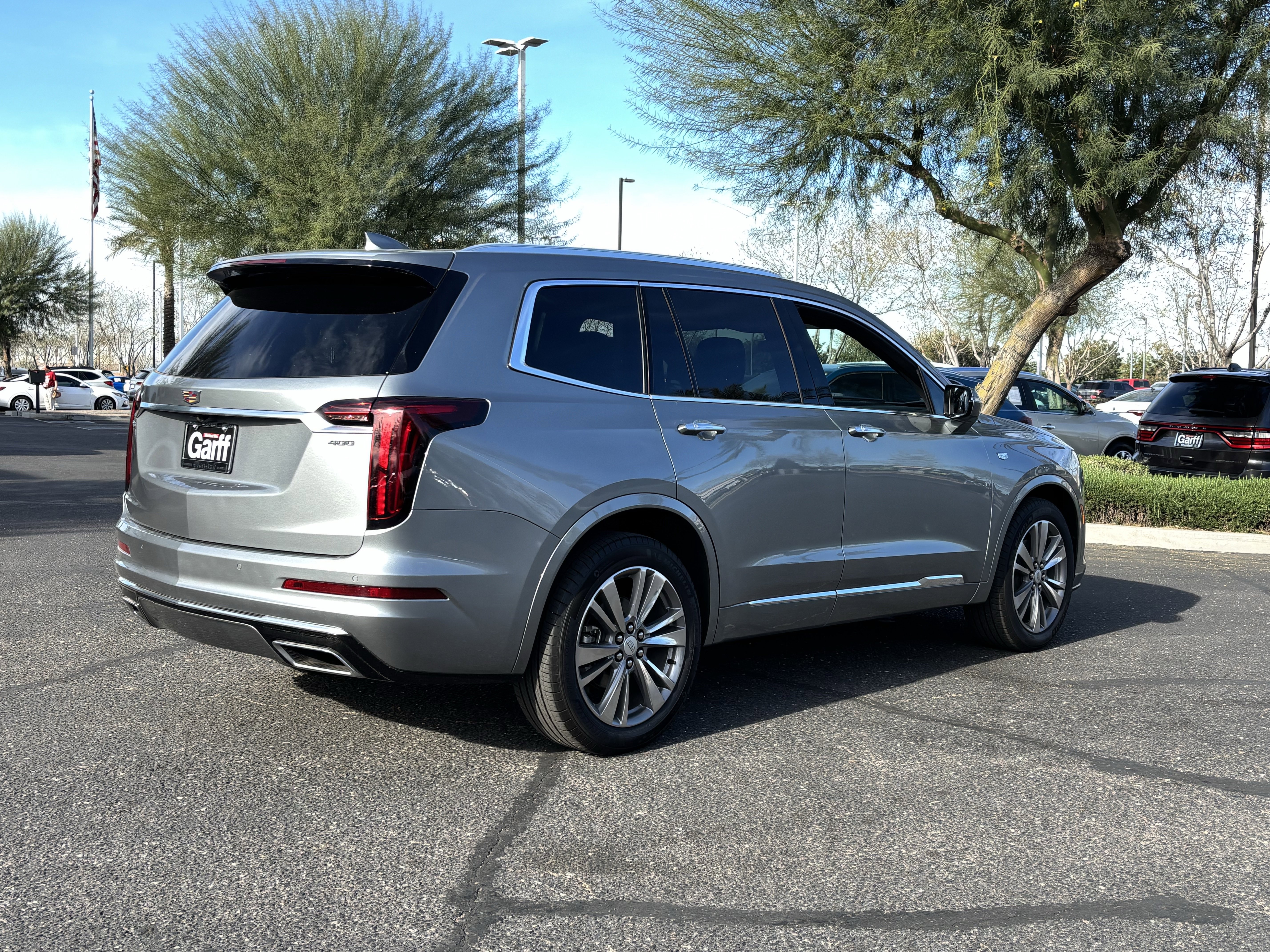 Used 2025 Cadillac XT6 Premium Luxury image 4