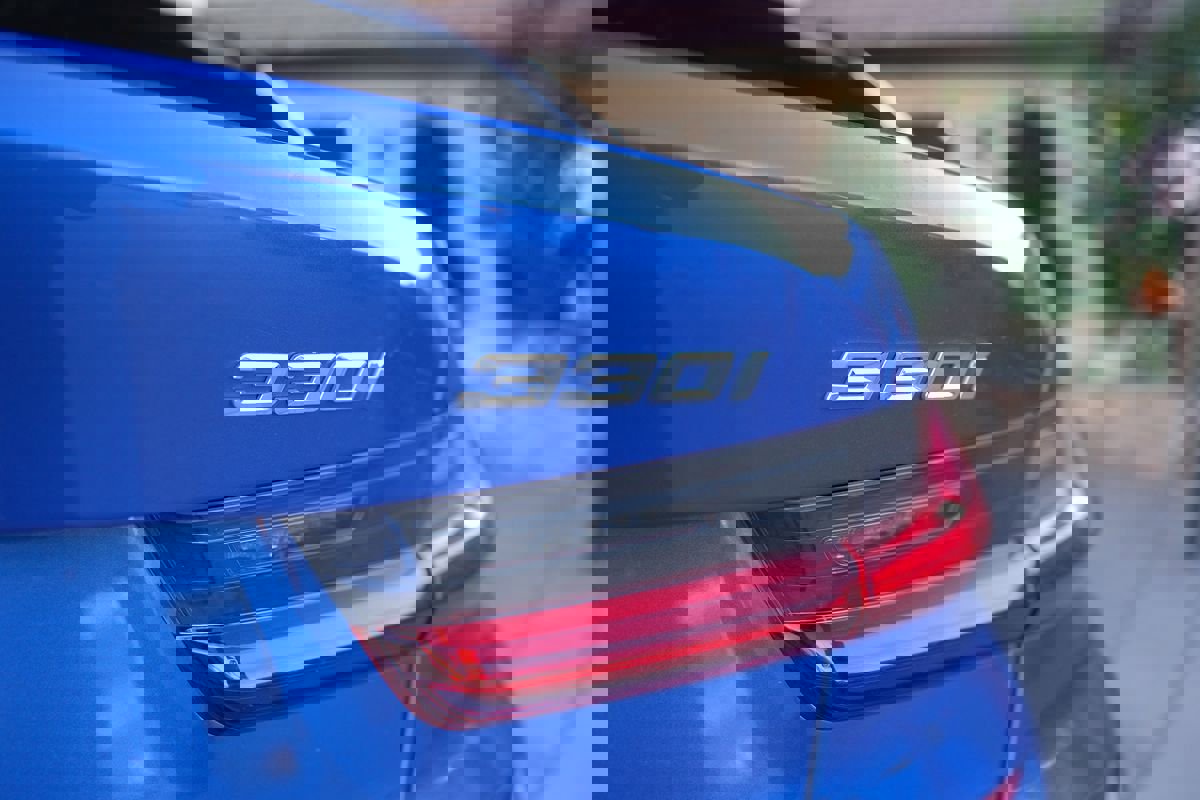 Used 2020 BMW 330i Sedan w/ M Sport Package image 26