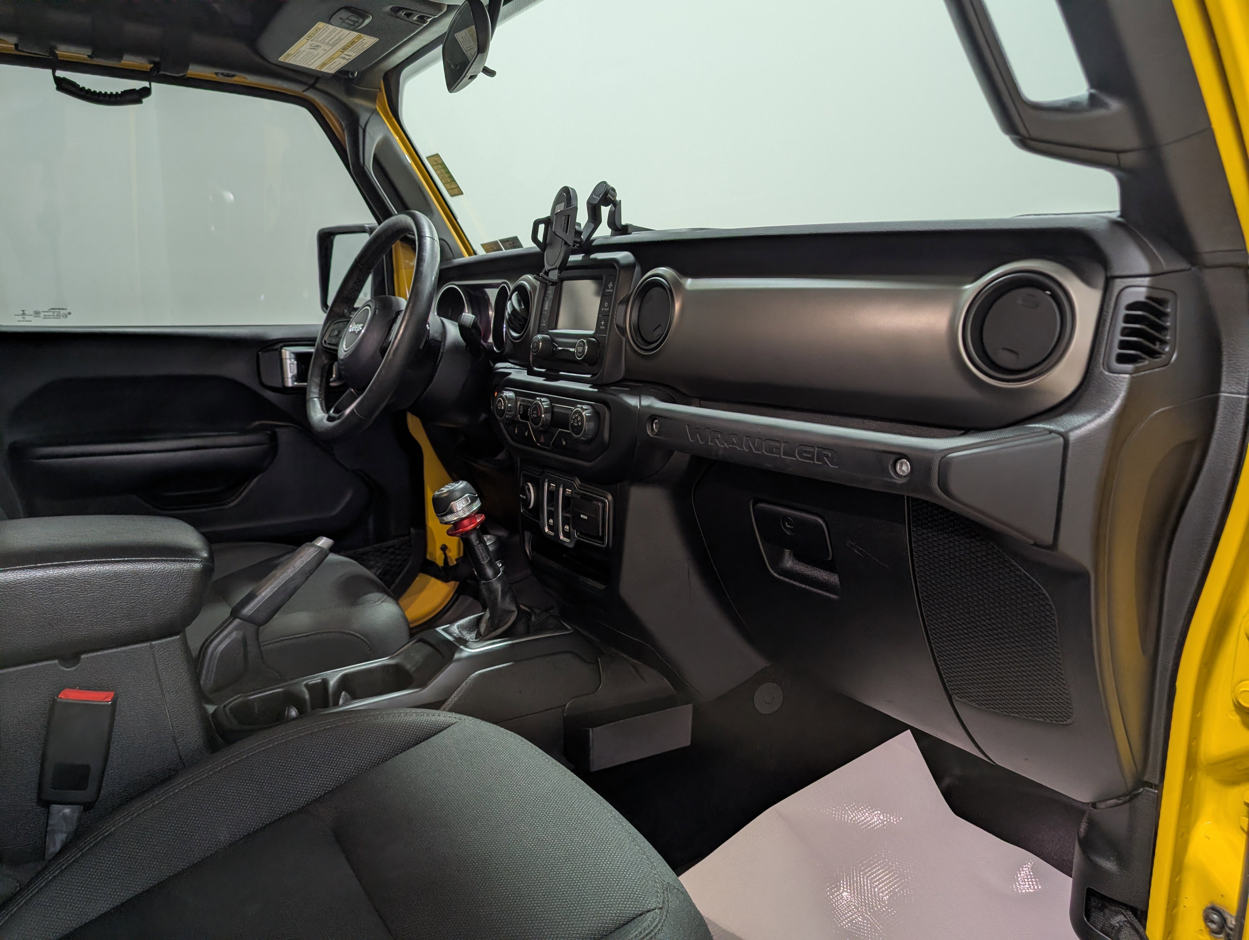 Used 2019 Jeep Wrangler Sport AWD/4WD image 16