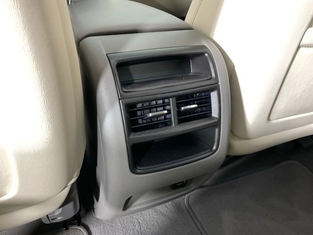 Used 2018 Cadillac XT5 Luxury w/ Driver Awareness Package image 21