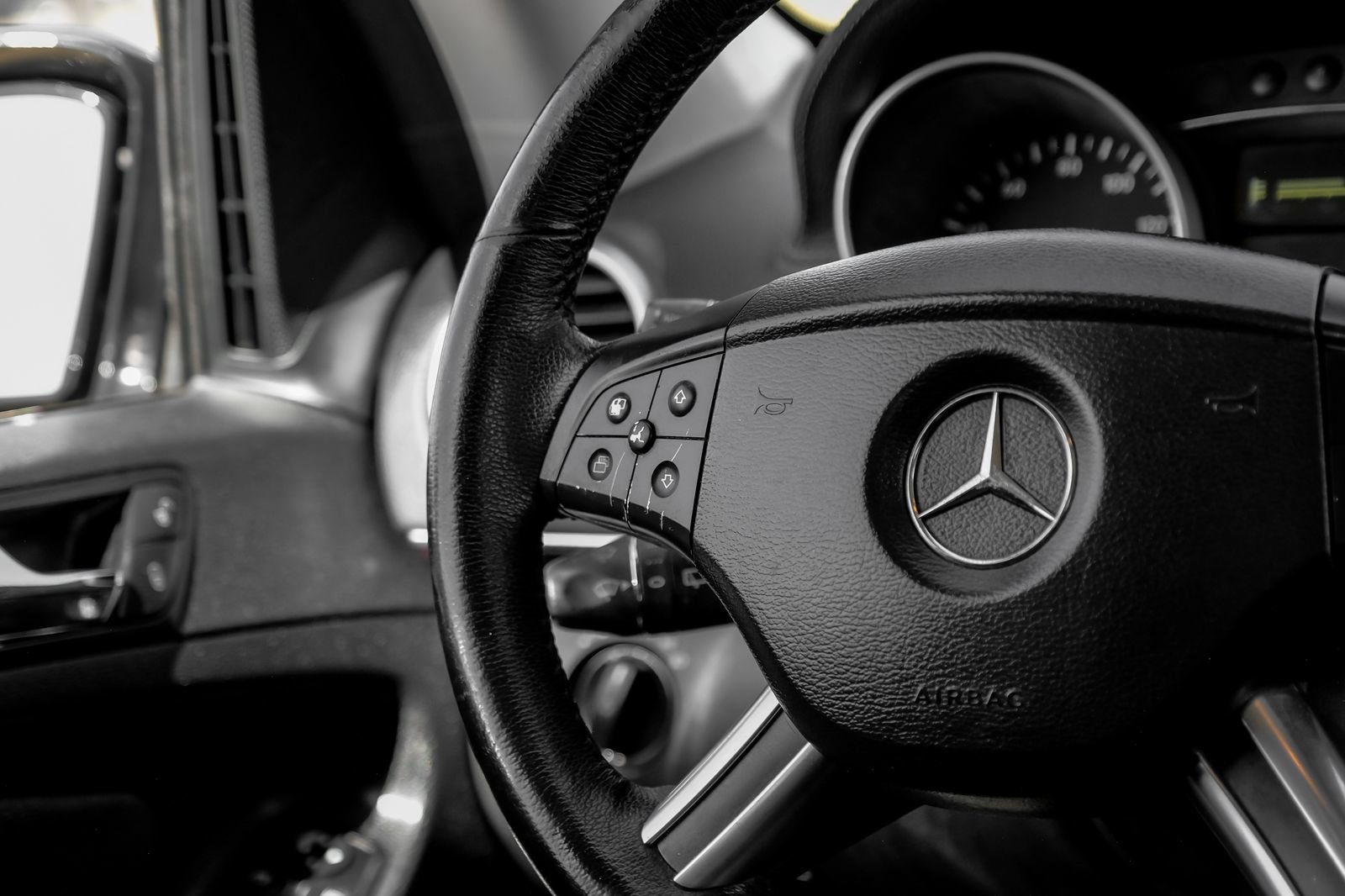 Used 2008 Mercedes-Benz GL 550 4MATIC image 19