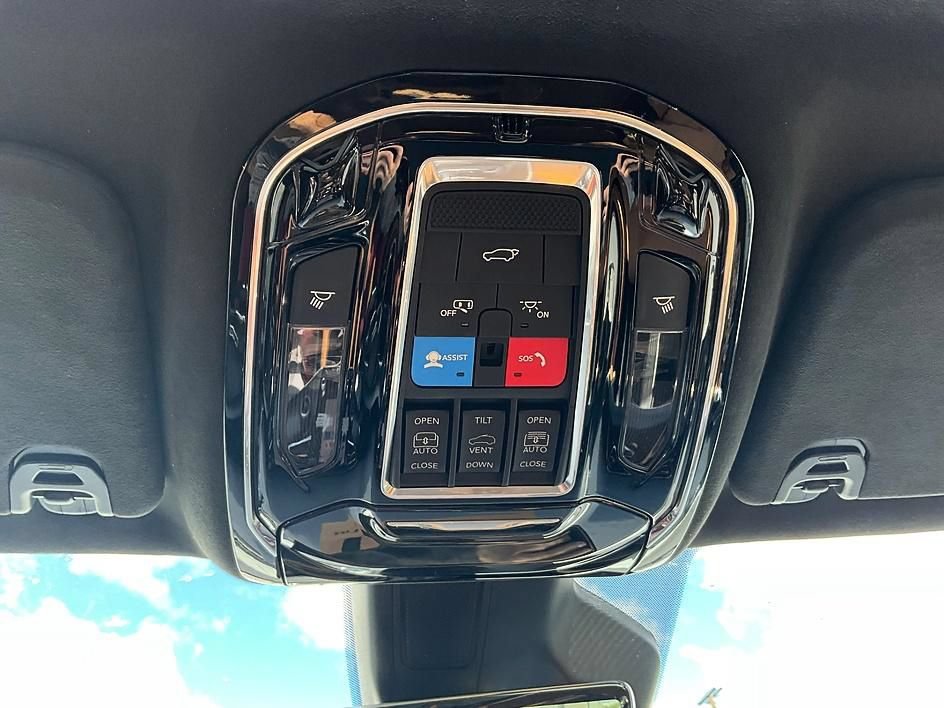 New 2026 Jeep Grand Wagoneer L Summit AWD/4WD image 27