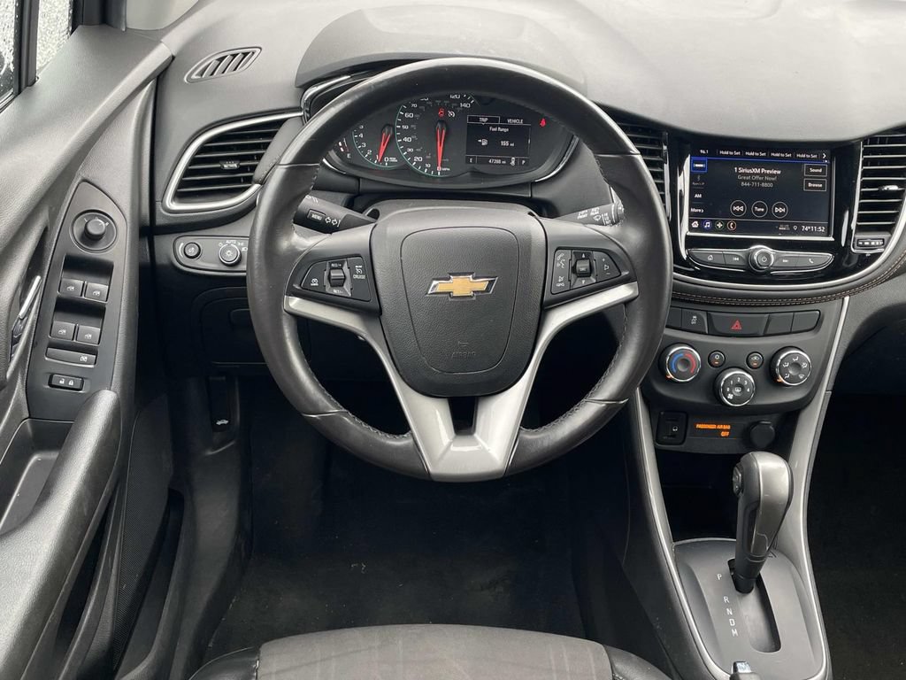 Used 2022 Chevrolet Trax LT w/ Midnight Edition AWD/4WD image 13