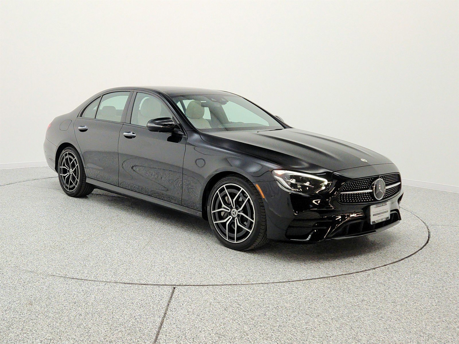 Used 2022 Mercedes-Benz E 350 Sedan image 3