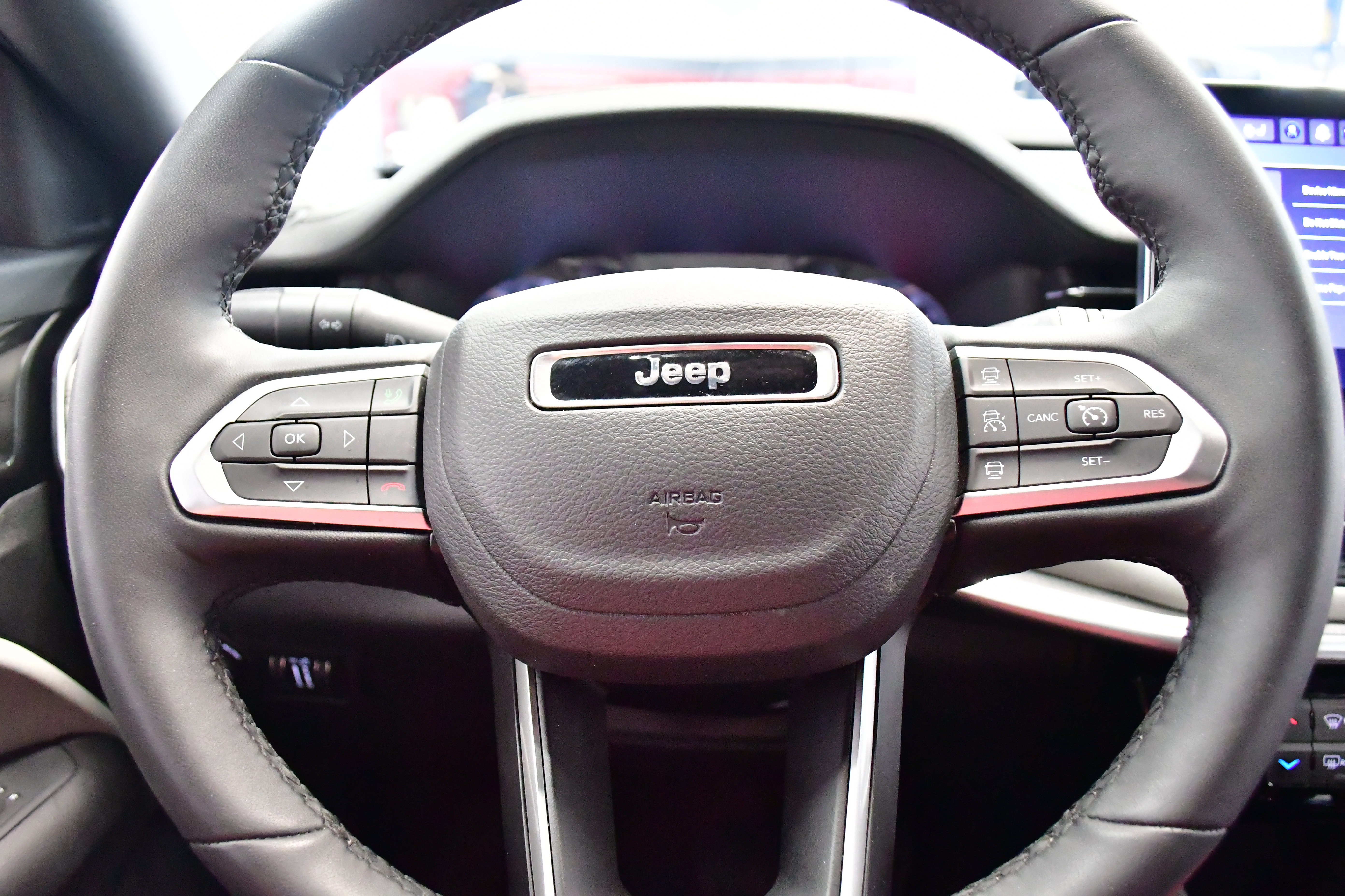 Used 2025 Jeep Compass Limited AWD/4WD image 19