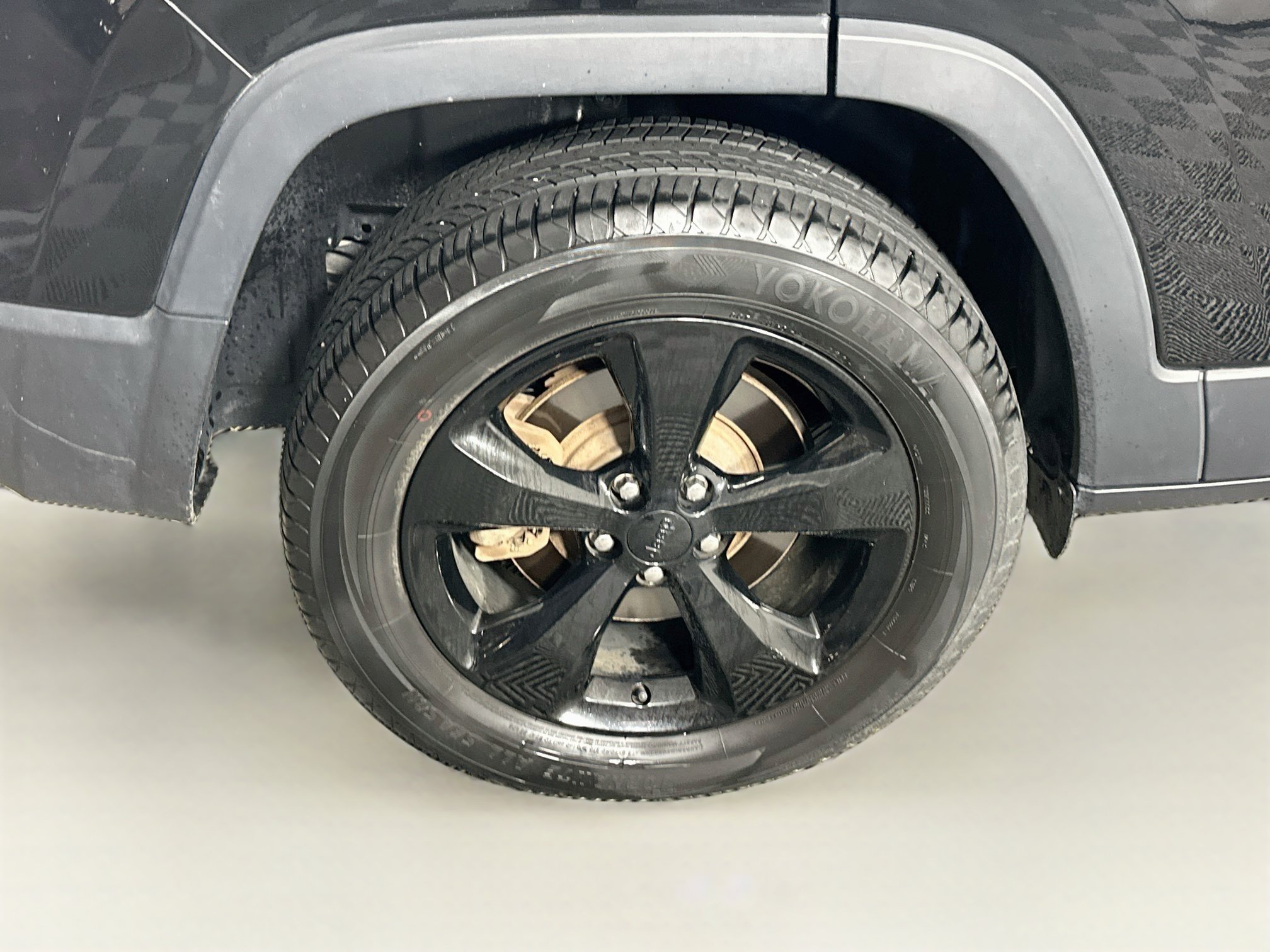 Used 2021 Jeep Cherokee Latitude Plus AWD/4WD image 11